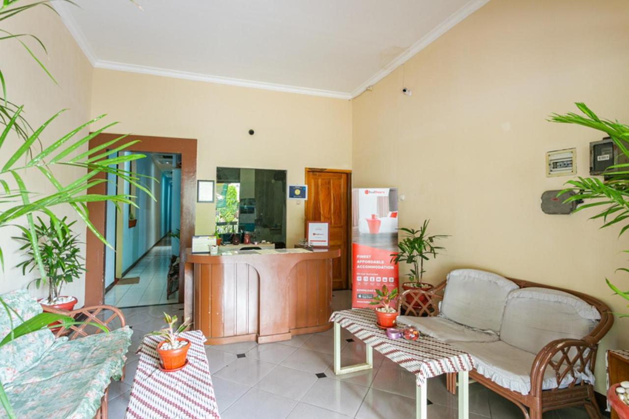 Reddoorz Syariah @ Sakinah Guesthouse Sragen Екстер'єр фото