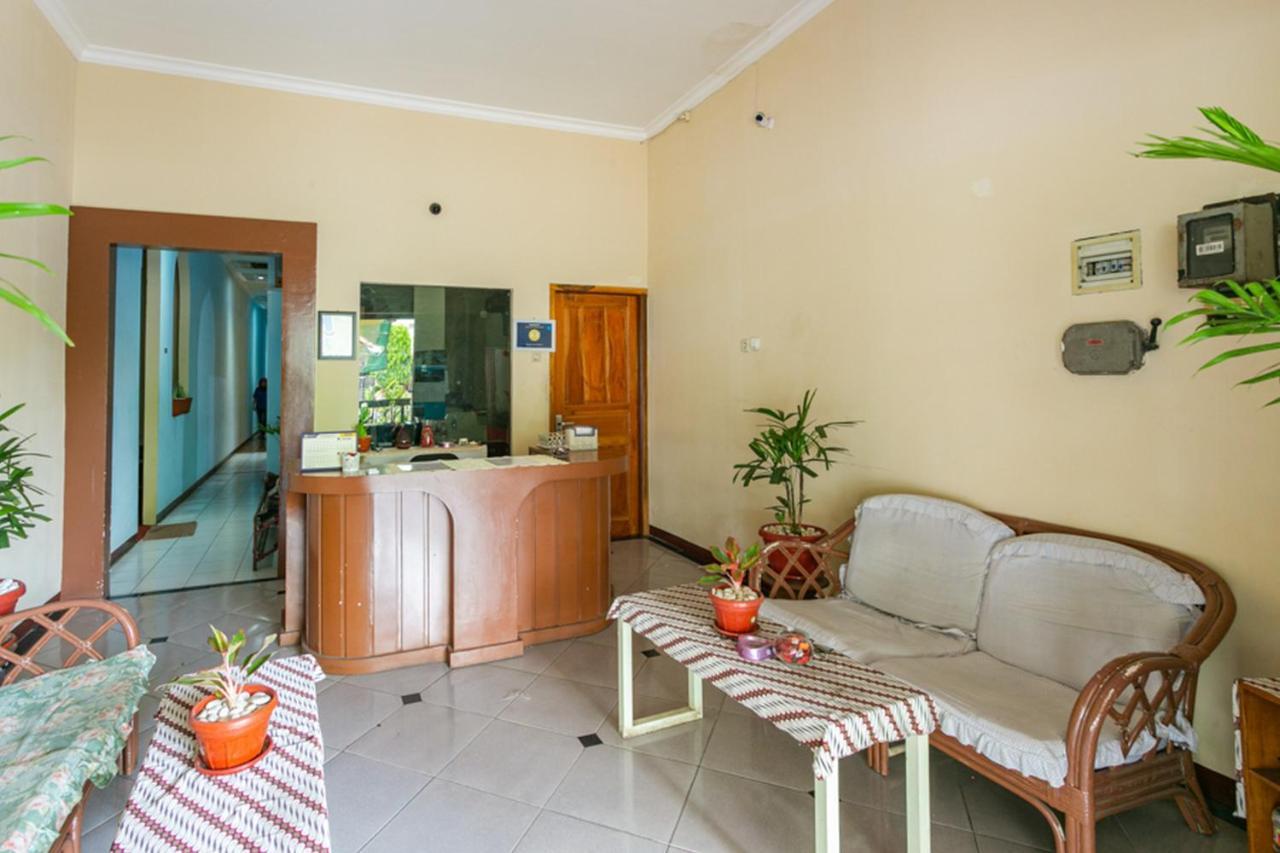 Reddoorz Syariah @ Sakinah Guesthouse Sragen Екстер'єр фото