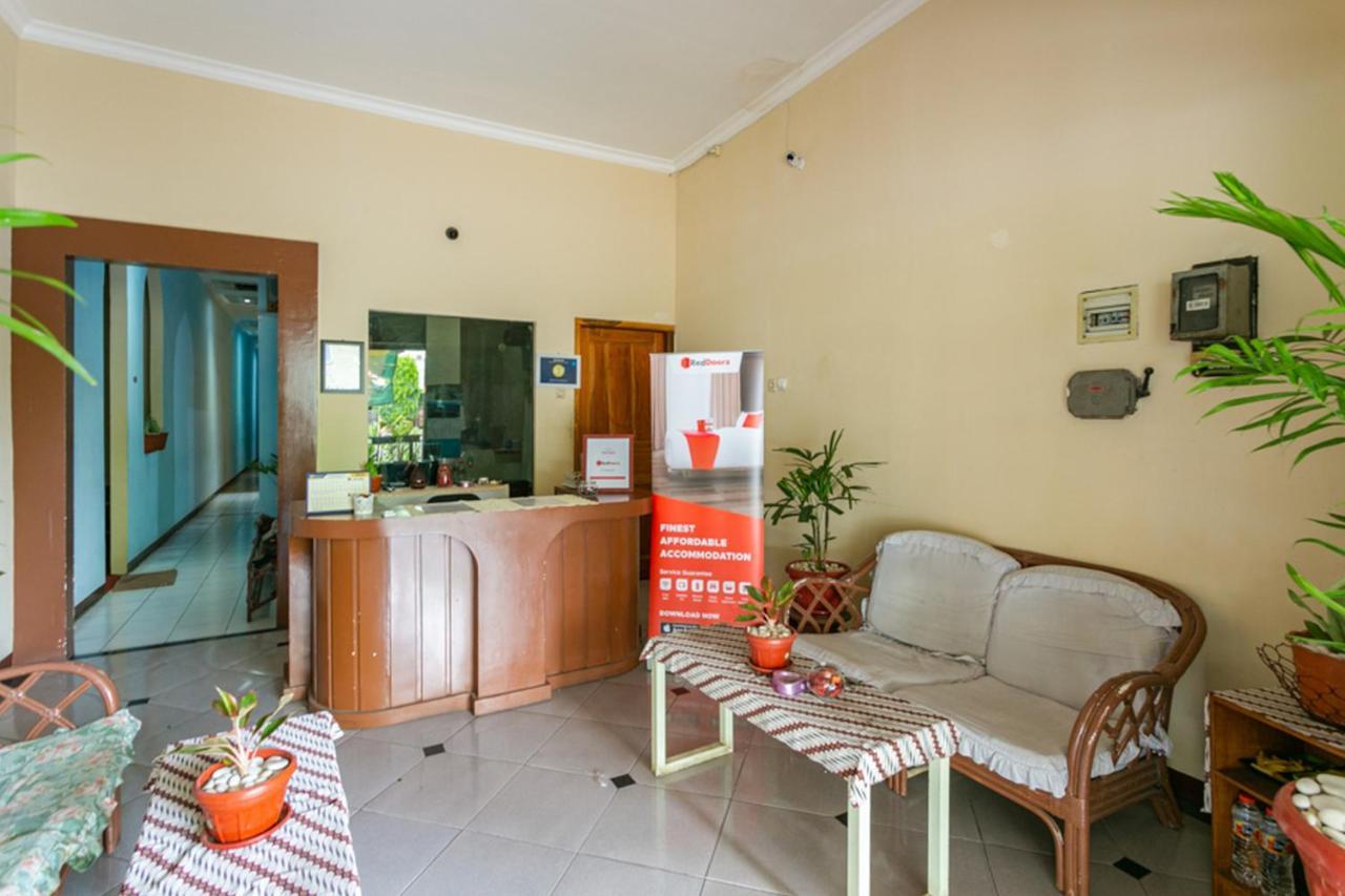 Reddoorz Syariah @ Sakinah Guesthouse Sragen Екстер'єр фото