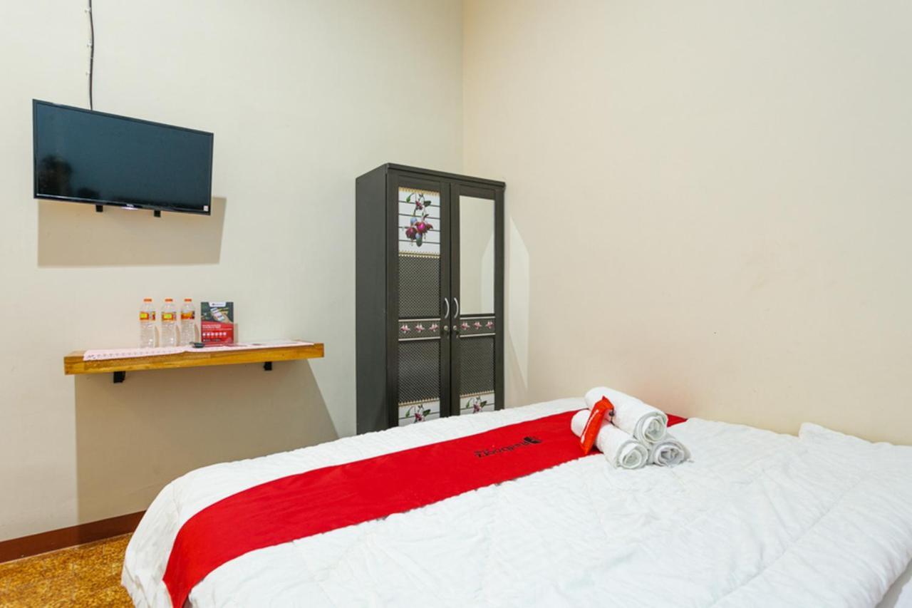Reddoorz Syariah @ Sakinah Guesthouse Sragen Екстер'єр фото