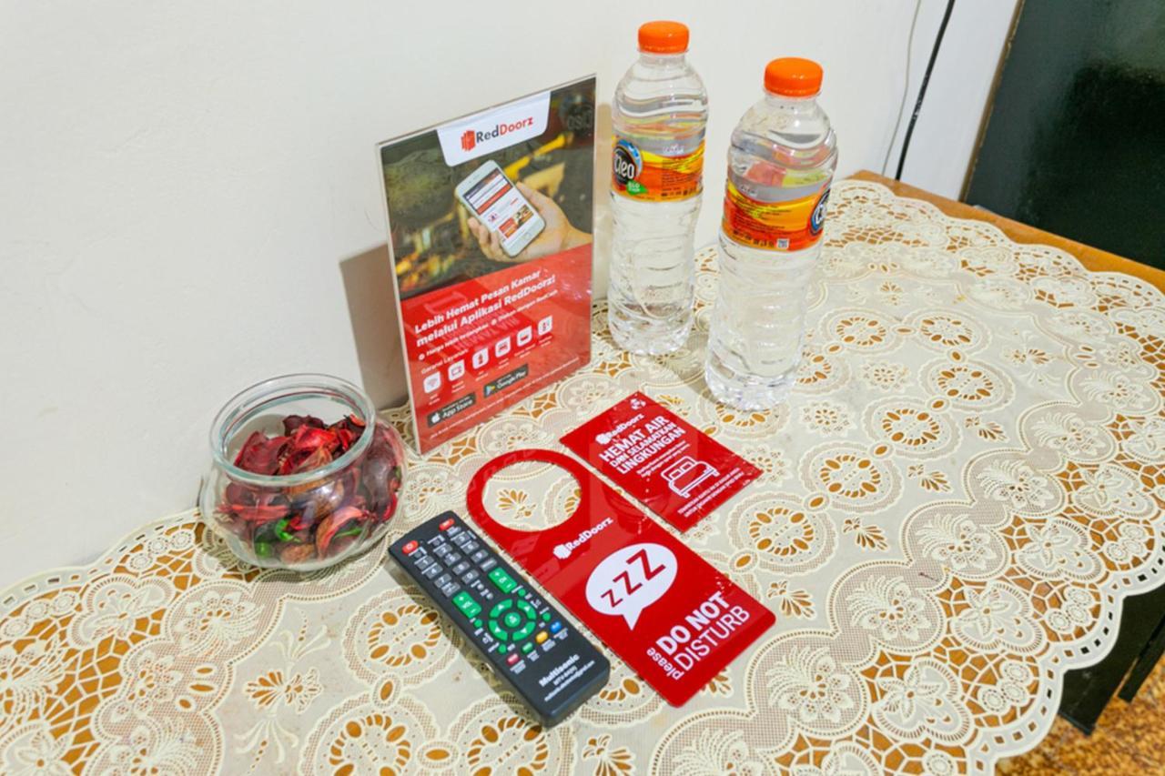 Reddoorz Syariah @ Sakinah Guesthouse Sragen Екстер'єр фото