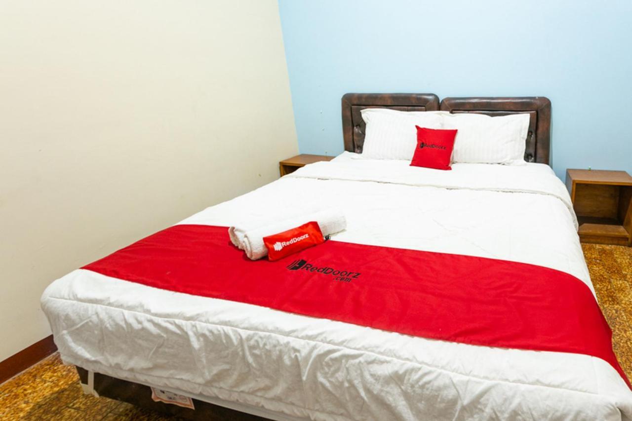 Reddoorz Syariah @ Sakinah Guesthouse Sragen Екстер'єр фото